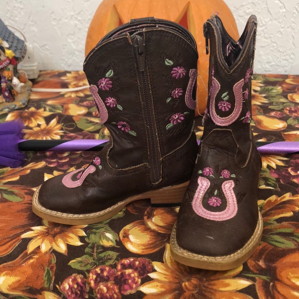 Roper boots Bowen & pink w/ horseshoe & flowers